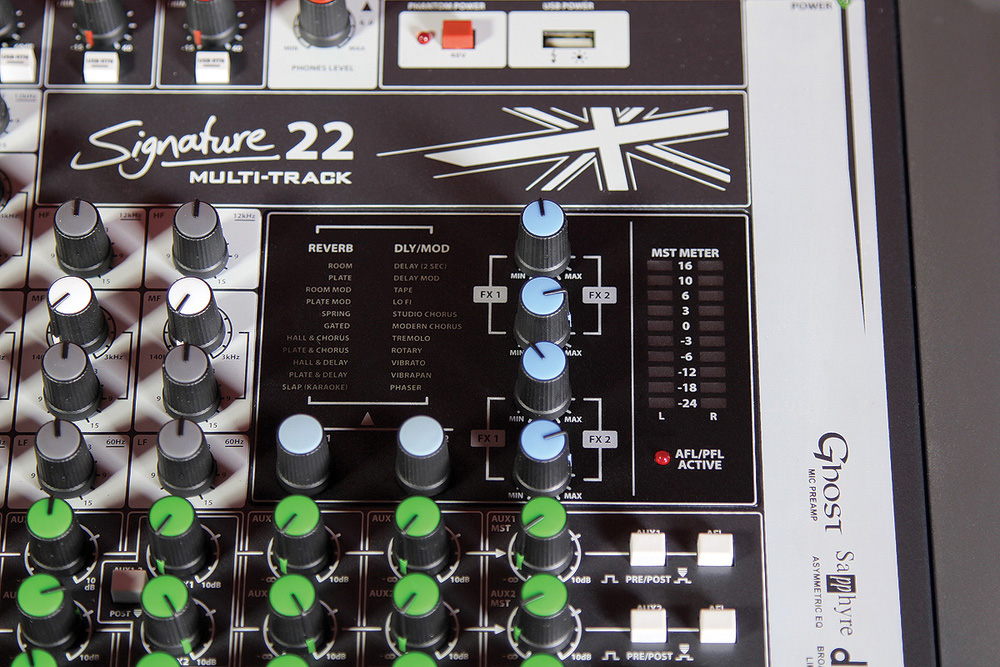 Mixer SOUNDCRAFT SIGNATURE 12 MTK | SAIGON HD
